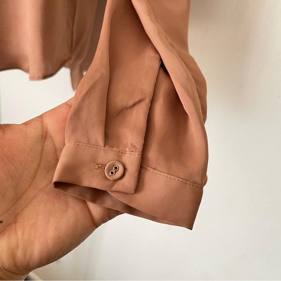 L’academie Tan collar shirt size Small preowned - Picture 3 of 6